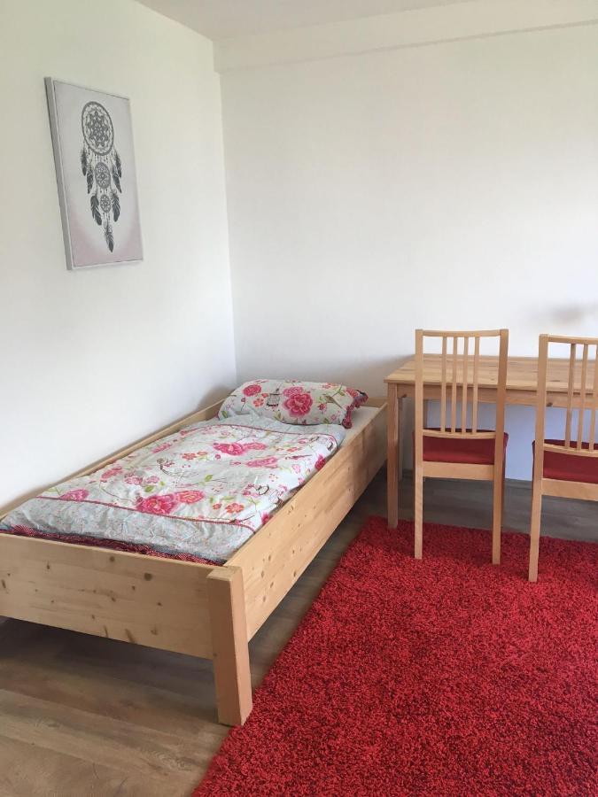 Mayen, Im Mohren, Privatzimmer Nr2, Waldrand, Nahe Nurburgring & Burg Eltz, Gemeinschaftsbad Extérieur photo